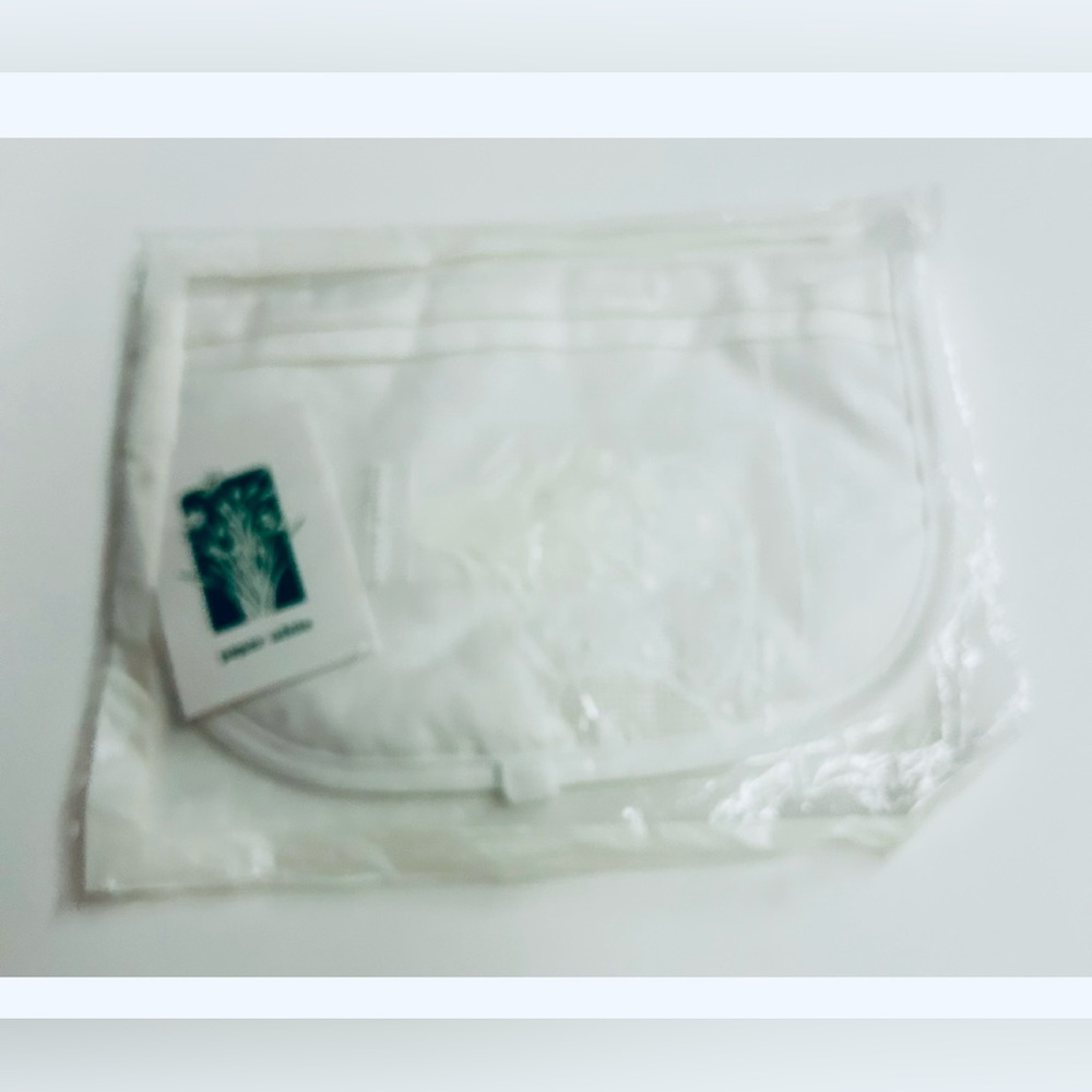 New Paper White Lace Jewelry Case Hand Embroidered 2 Zip Inside Compartment